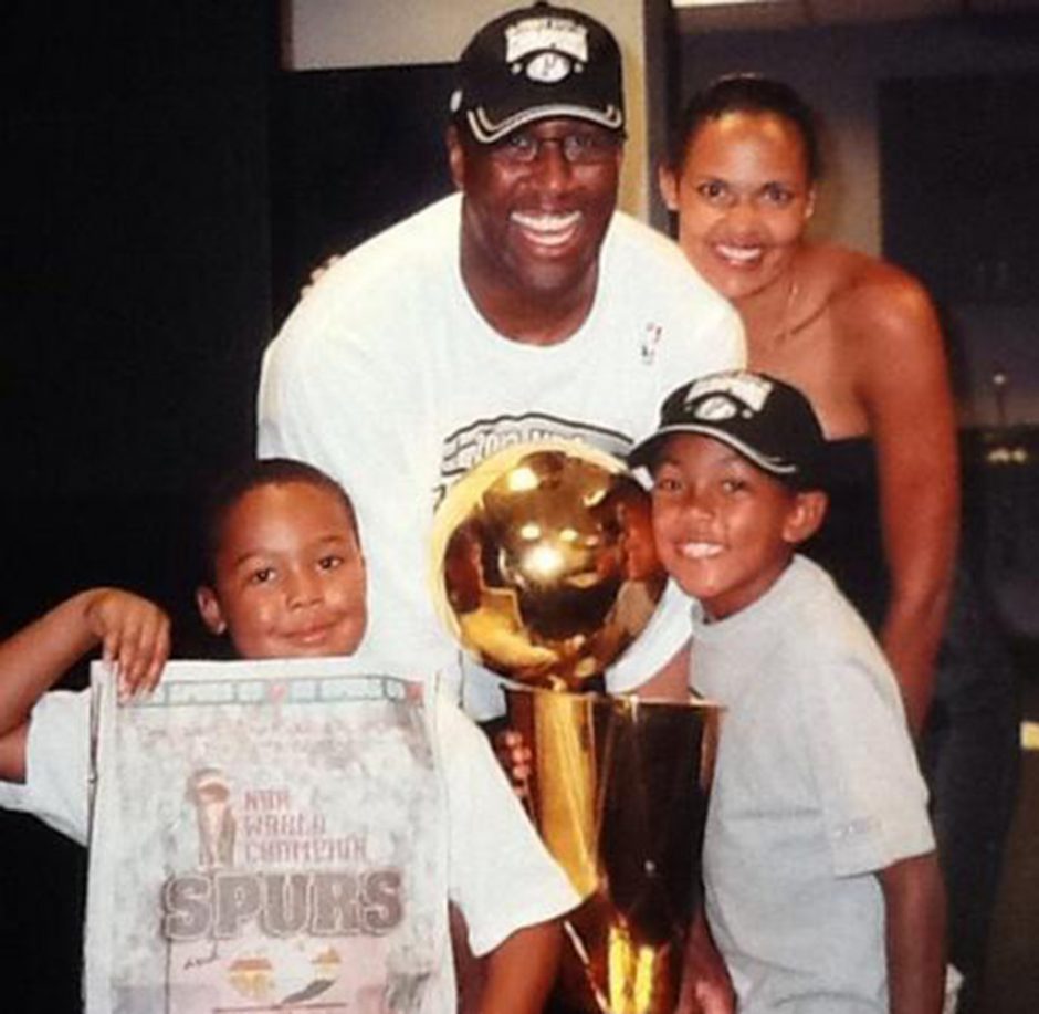 Coach Mike Brown Net worth, Salary Explore, His Wife, Son, NBA, Is he