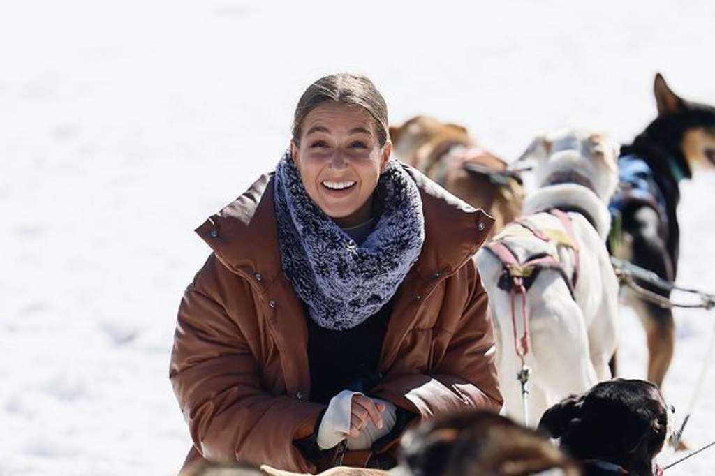 Amanda Batula Age, Wedding, Birthday, Weight loss, Net worth, Hometown