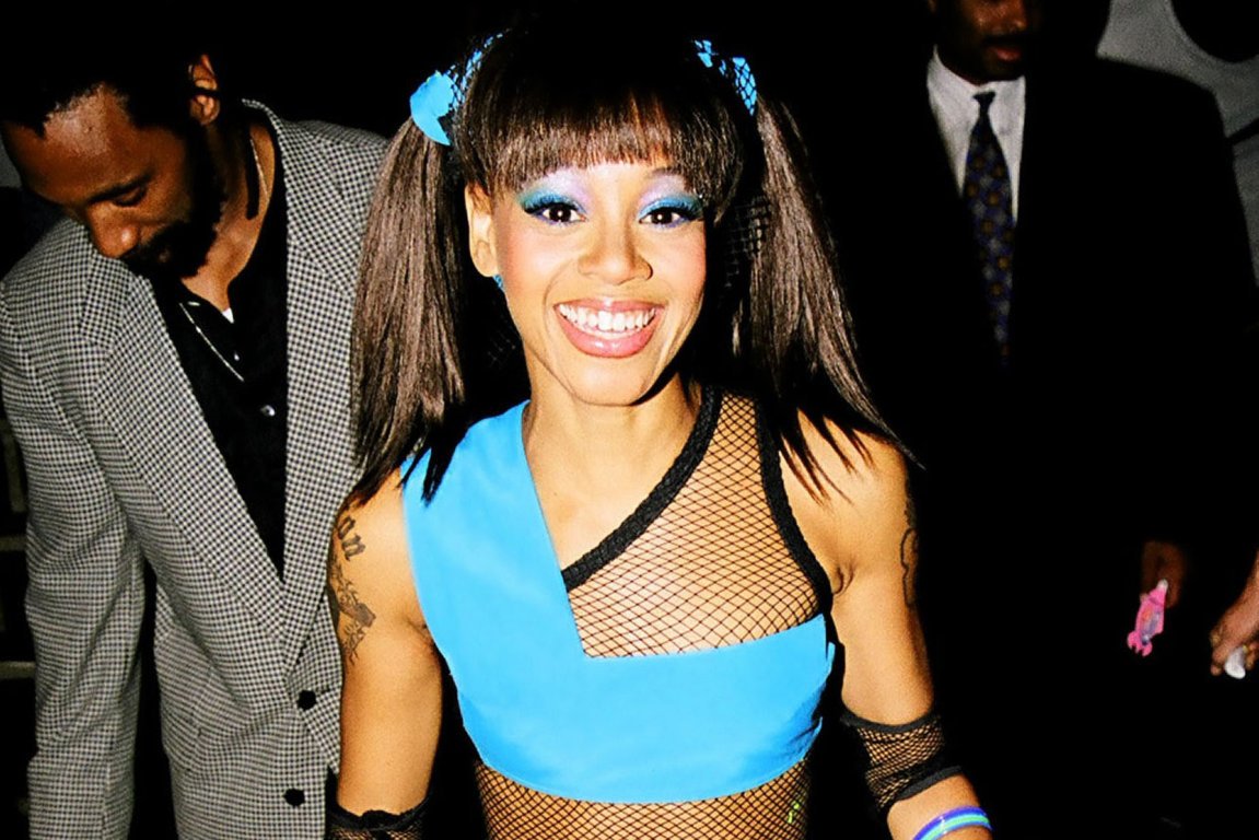 Lisa Lopes (Lisa Left Eye Lopes) was an American rapper and singer who...